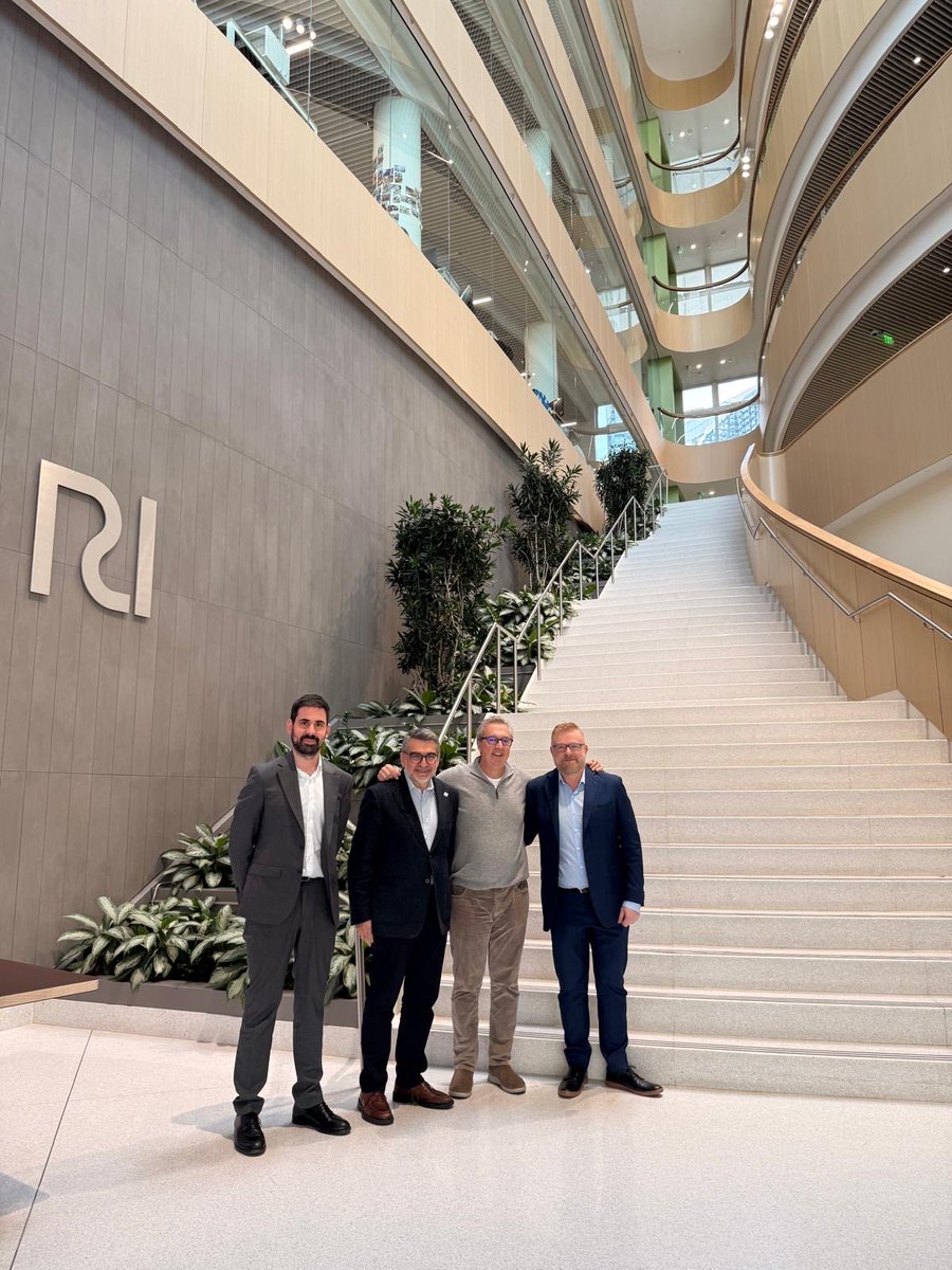 gabyrabi's tweet photo. Felicidad y gran honor poder contar nuestros resultados en el @ragoninstitute Institute of Mass General Brigham, MIT Harvard. Muchísimas gracias @facundobatista Facundo Batista , Marco Munoz y Bruce Walker por la invitación y enorme generosidad. Fue una experiencia  inolvidable https://t.co/qCF3AKXman