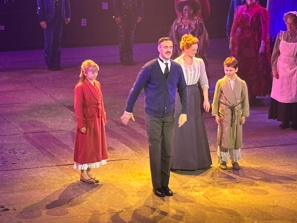 MadAboutXavier's tweet photo. It was so amazing to see our acting hero as always; @michaelxavierUK in @MaryPoppins at @MKTheatre this evening. 

Extra special because it was our anniversary and we’ve almost known Michael for 10 years! 

Mr Banks we love you! https://t.co/nmkohLvzzC