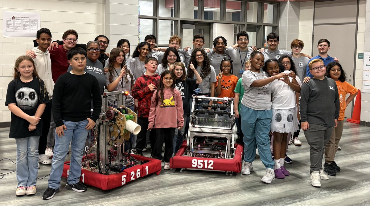 HumbleISD_OFE's tweet image. Thanks everyone for coming out to support our STEM night! It was AWESOME! #TXMobileSTEMLab @HumbleISD @HumbleISD_SCHS @LearningUNDFTD
