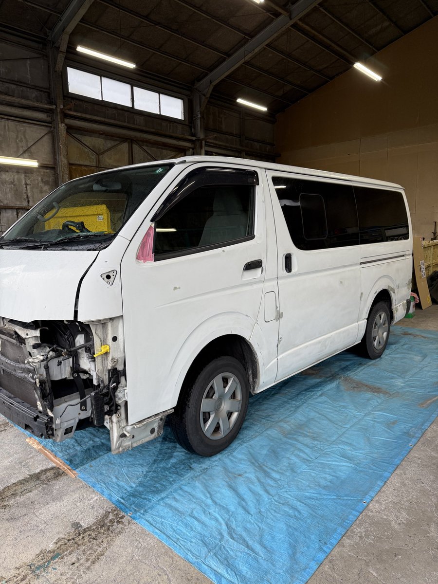 昨日から板金塗装屋さん😩
ワイ整備士じゃけぇ違うんよ
でも社長が適当にチャチャっと治しといてって🥺
