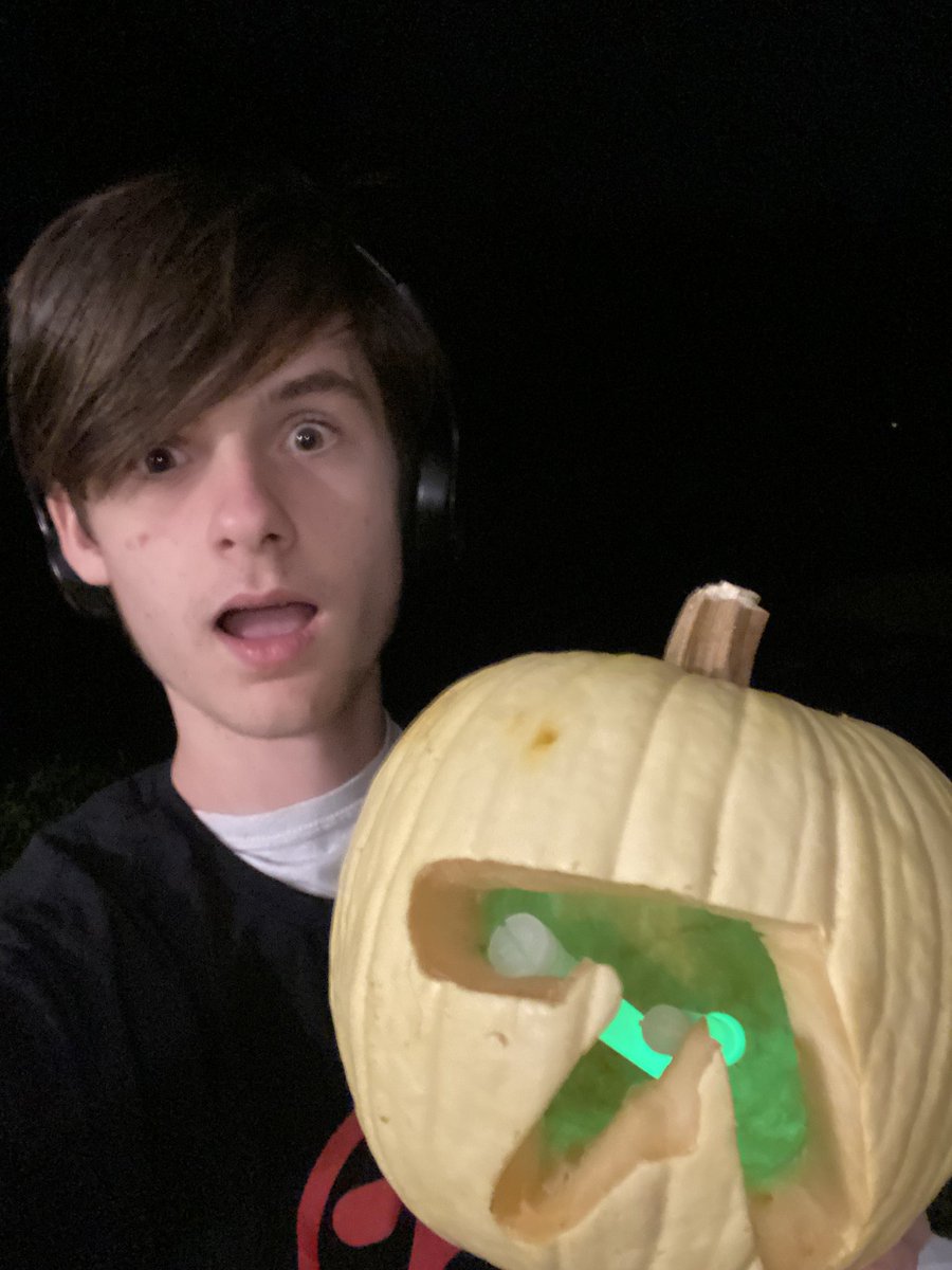 fullabrix2112's tweet image. Happy Halloween, everyone!!!!🎃🦇👻🧟‍♂️☠️🧛‍♂️

#aphextwin #idm #electronic