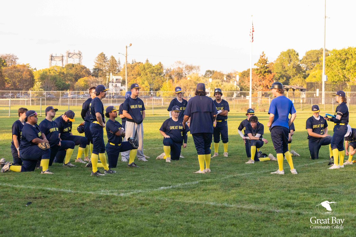 We are BUILDING this thing by finding the RIGHT GUYS, COACHING them, and giving them OPPORTUNITIES to be successful. It's a tough landscape for 2026s. Do you want to be part of a small roster with coaches who want to help you on and off the field? P/OF/MIF send us a message..