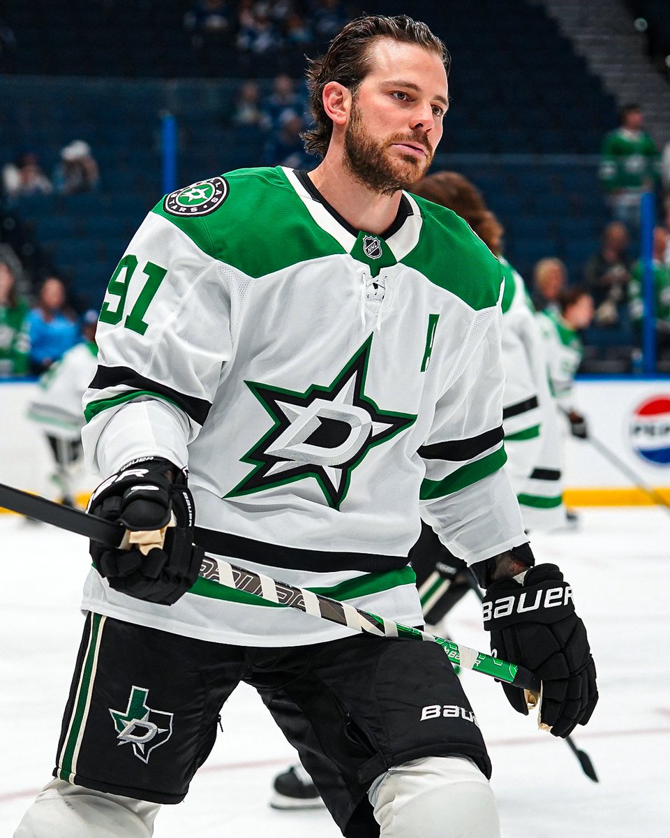 Getting ready for game No. 1,000! 🤩 📺: @NHL_On_TNT \u0026 @StreamOnMax ➡️  https://t.co/4TuyIATi3T, image size:960x1200