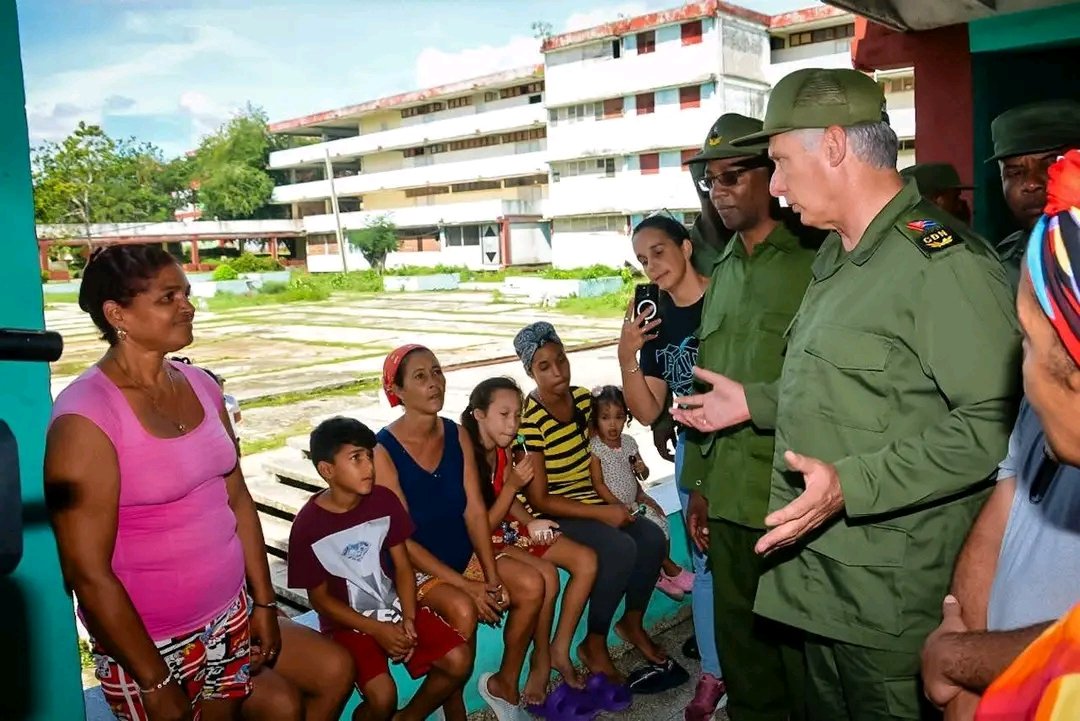Un método que nunca podemos olvidar, la vinculación permanente con el pueblo como nos enseñó #Fidel.
#YoSigoAMiPresidente 
#CubaVencerá 
#FuerzaCuba