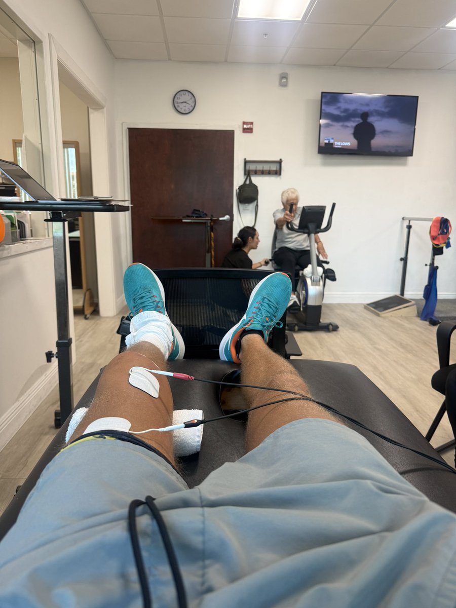 Just 3 days post-op and already in physical therapy!! Worked on getting some more range of motion as well as reactivating that quad. Im coming back better than before no matter what!! Don’t give up on me! <a href="/JerryRecruiting/">Rising Stars</a> <a href="/RemingtonYoung/">Remington Young</a>