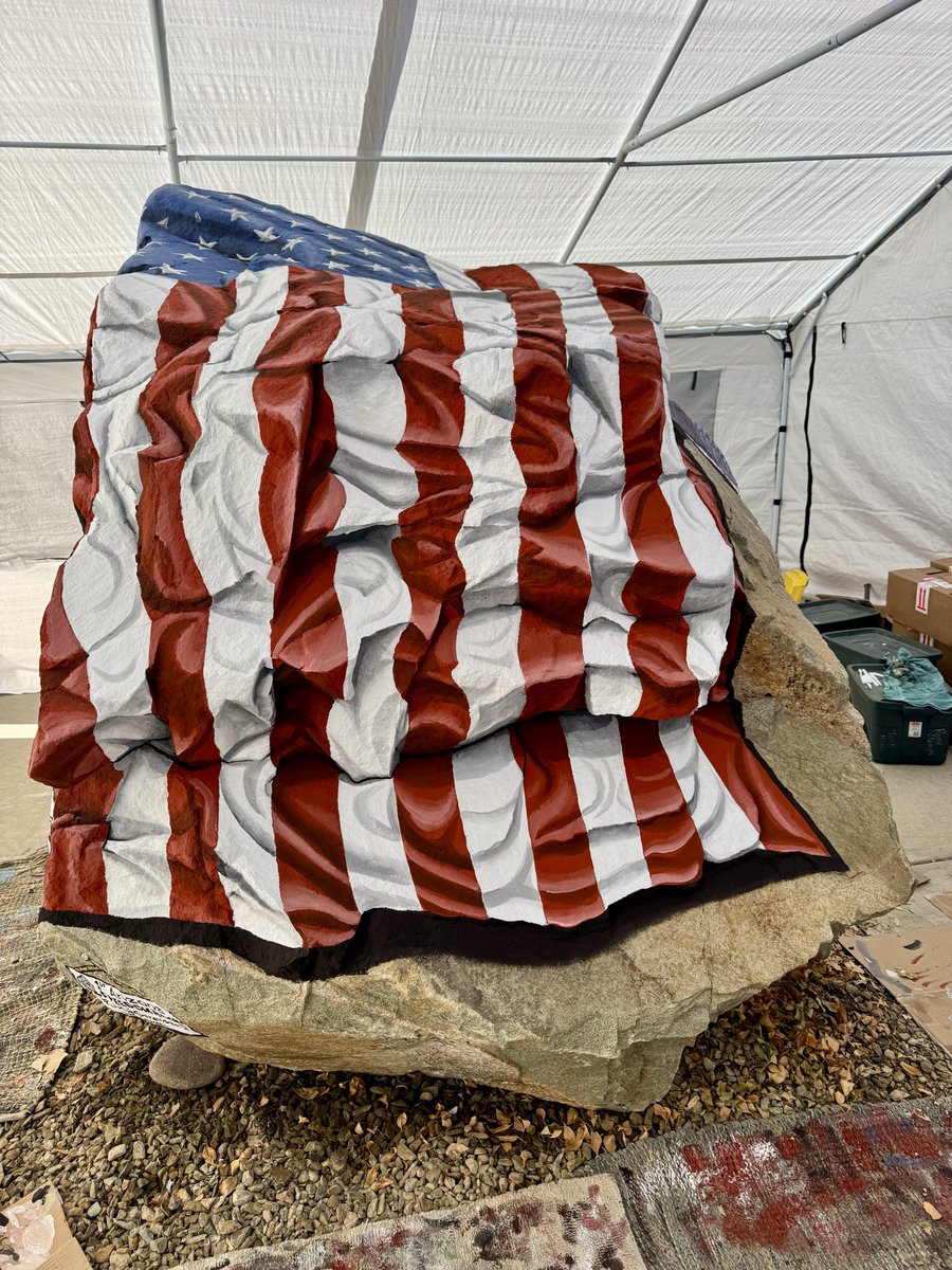 The first Freedom Rock in Arizona 🇺🇸 now stands in Prescott Valley.
Each side honors a hero:
🪶 Navajo Code Talkers
🏈 Pat Tillman
💜 Lori Piestewa
🇺🇸 Ira Hayes
⚓ USS Arizona — past &amp; future (SSN-803)

Different eras. One flag. One freedom.
