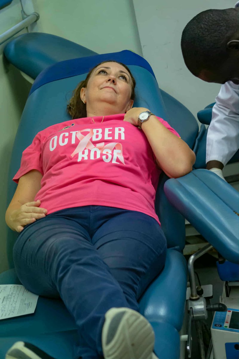 Un immense merci !
Nous adressons nos plus sincères remerciements au Service de Coopération et d’Action Culturelle (SCAC) et à l’Ambassade de France pour leur précieux soutien dans cette édition d’Octobre Rose.