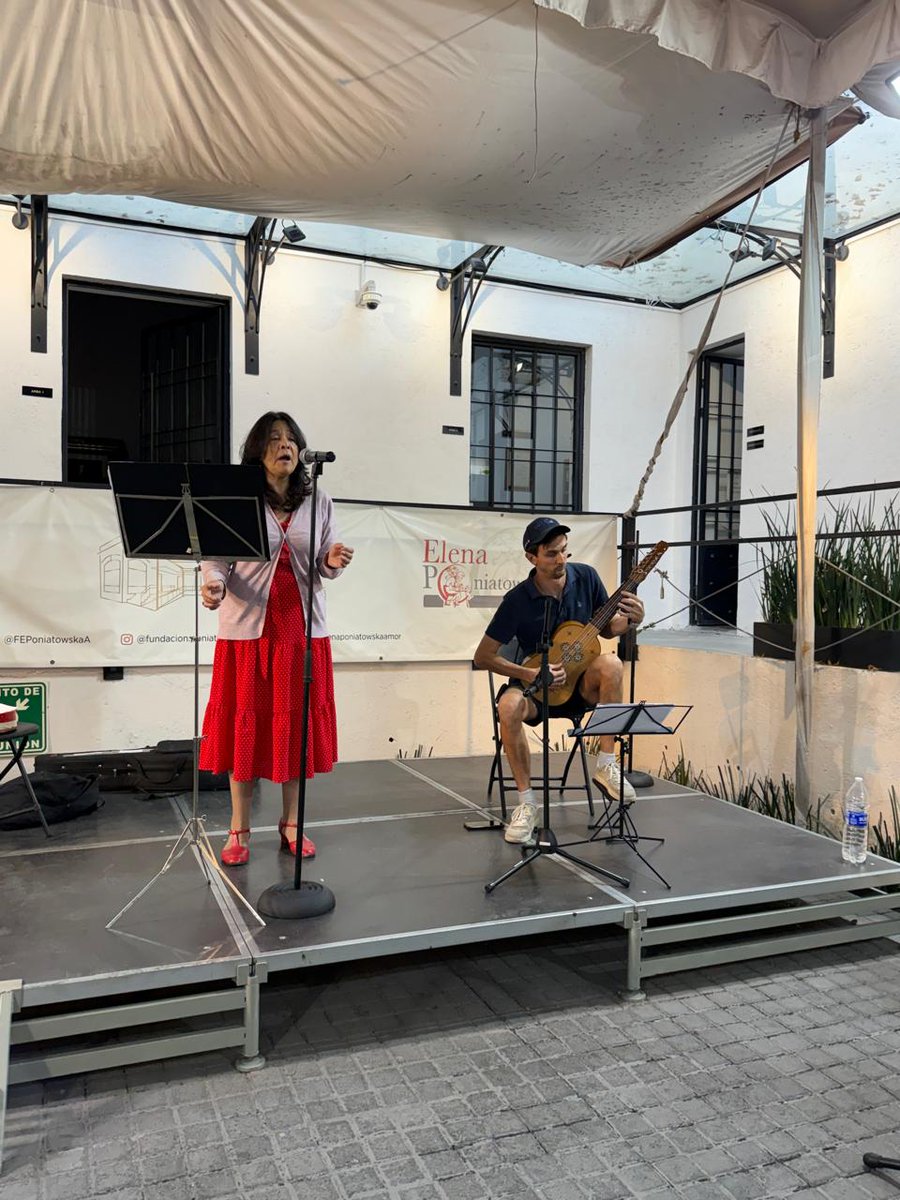 FEPoniatowskaA's tweet photo. ¡Ya estamos en el soundcheck del concierto de Musa itinerante! 🎵🎶

Todo está listo para el recital, ven a disfrutarlo con quien quieras, la entrada es libre.

Hoy 18:30 horas.
José Martí 105 colonia #Escandón
#concierto #musica #musicaenvivo #cultura https://t.co/z7G3S8ihrW