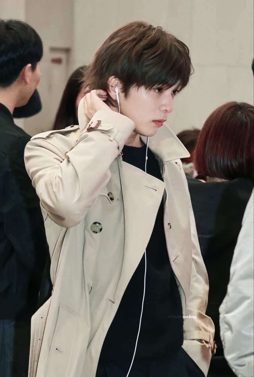 シンプルキレイめコーデの朝光ちゃんやばい(   ߹ㅁ߹)