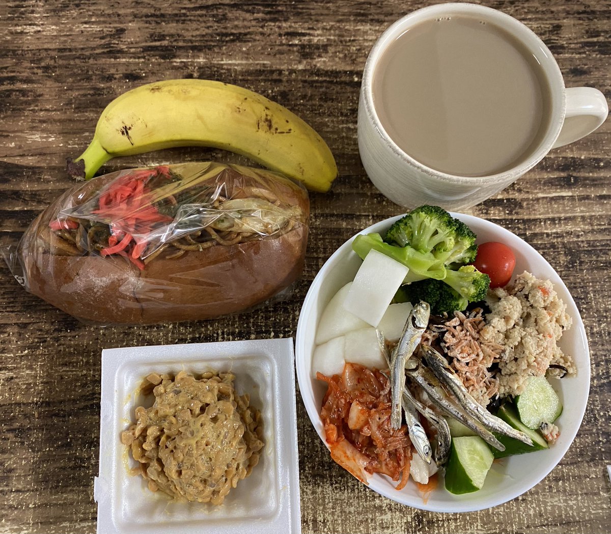 今朝の朝食！오늘의 조식
今日は午後から雨の模様ですね！今日もしっかり食べて焦らすほどほどに頑張りましょうね！😌🐰🥦🥕
