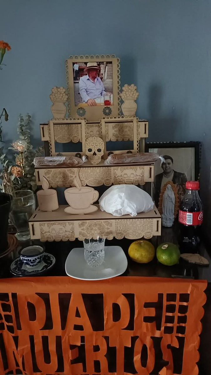 amo_Xal's tweet photo. Le pusimos el altar a mi padre 😞 https://t.co/TzkqlM6Oea