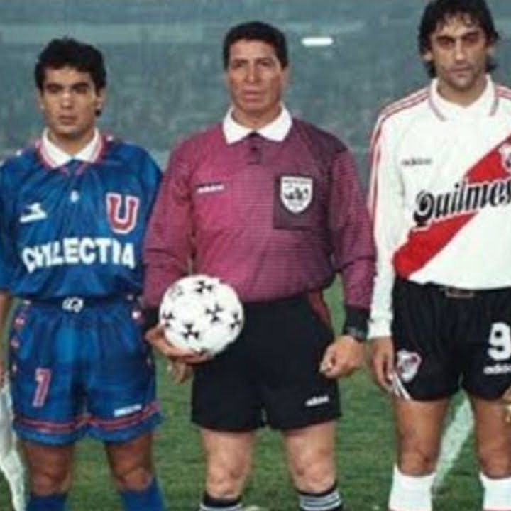 quimier's tweet image. 1996: Alfredo Rodas
2025: Alexis Herrera 

Diferencia de 29 años, mismo robo. #UdeChile #Sudamericana #VamosLaU