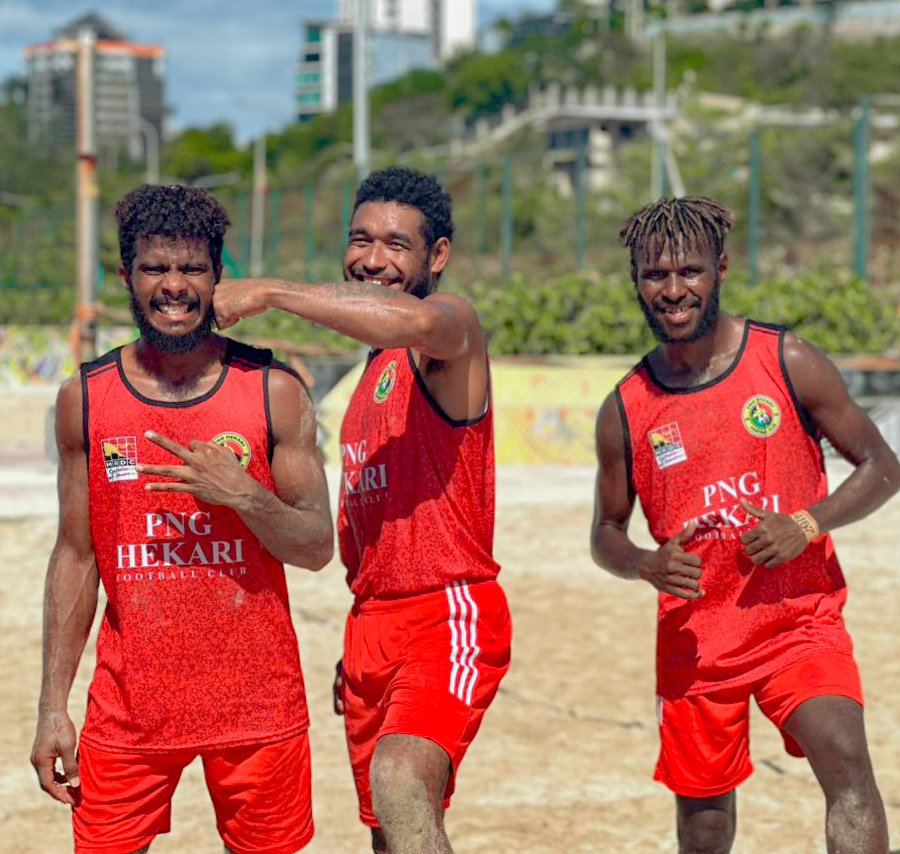 pnghekarifc's tweet photo. A solid morning session at Ela Beach to kickstart the day! π₯β½οΈ
#PNGHekariFC #RedArmyRising #OFCProLeague https://t.co/53jiaV5fPu