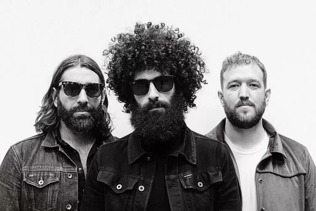 Boston
GA 20
Trío que toca blues de Chicago al estilo de los años 50/60, crudo y sucio, con mucha distorsión y sin bajo.
Crackdown es del 2022, escuchamos
12 Gone For Good
13 Fairweather Friend