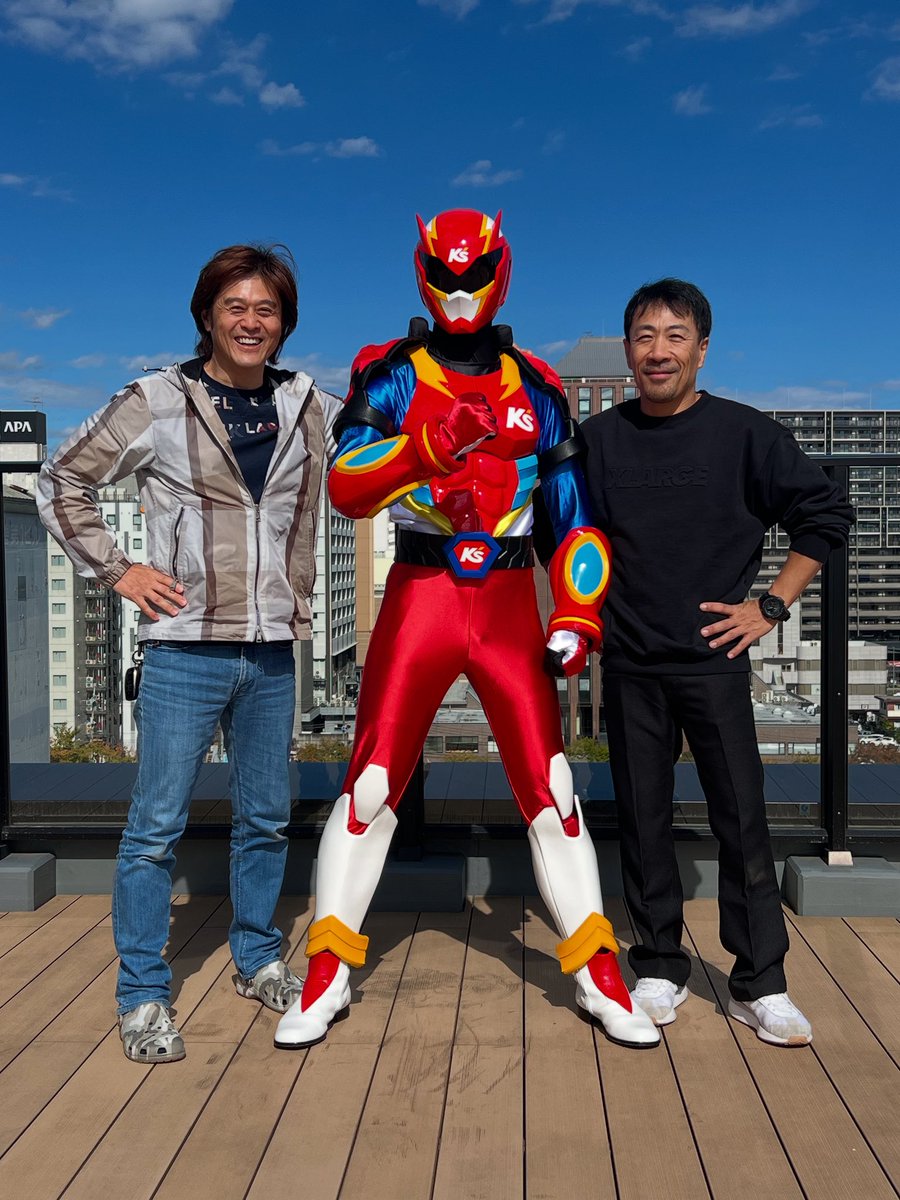 2025年10月28日（火）
🔥#カデンジャー K's🔥稼働🔥
ケーズデンキのヒーロー☀️
カデンジャーK's❗️スキッリとしたクールなデザイン✨
とてもカッコ良くて！気に入ってます☀️
多くの方に、もっと知って頂きたい！
応援してください📣
#中西奨　#八尾宗徳
#アクションコーディネイター #古賀亘
#活劇座