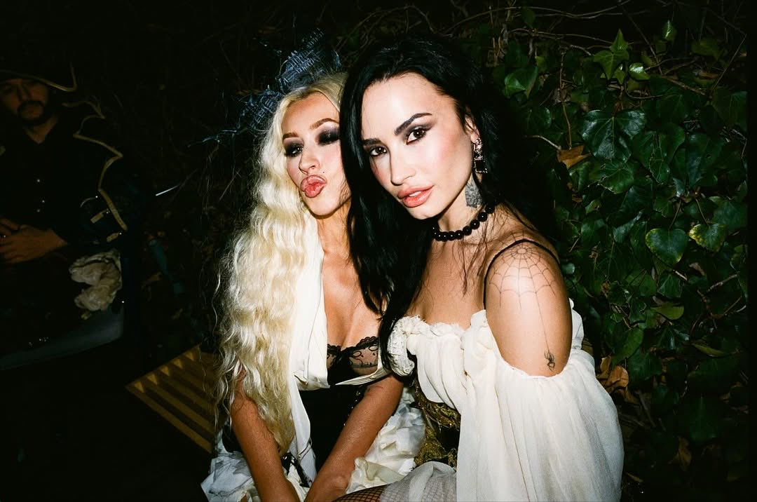 MADRE E HIJA!

Demi junto a Christina Aguilera en la fiesta de Halloween de Chris Horan (estilista)