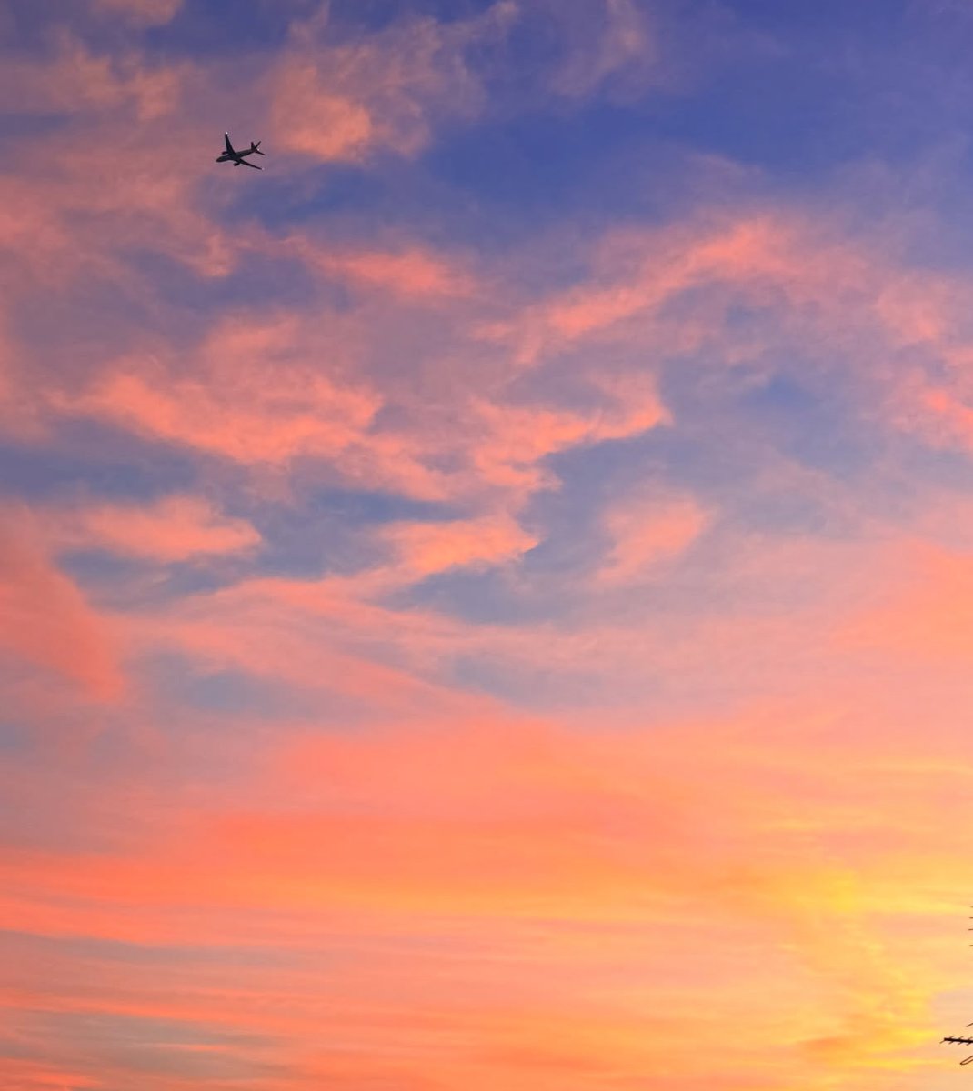 พายุบางลูกพัดรอยยิ้มคุณหายไป แต่ท้องฟ้าบางฤดูกาลดึงรอยยิ้มของคุณกลับมาอีกครั้ง