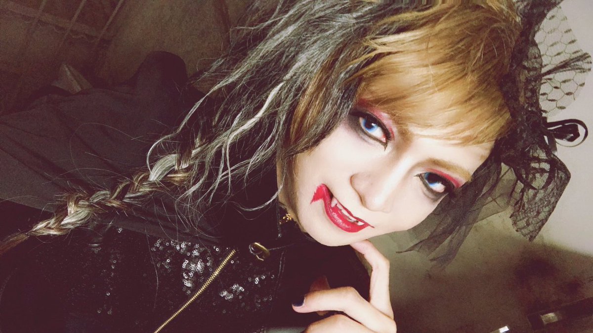 PHexagram's tweet image. ✡️En Japón ya es 31 de octubre. ¿De qué se disfrazará Sui para Halloween?✡️

✡️Já é 31 de outubro no Japão. De que Sui vai se fantasiar para o Halloween?✡️