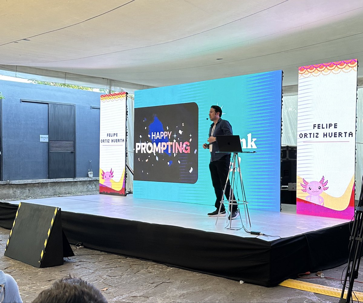 🤖 ¡Aprendimos muchísimo con Felipe Ortiz Huerta de Howdy.com!
Su charla “Context Engineering: problemas &amp; soluciones” nos mostró cómo mejorar el rendimiento y comprensión de los modelos de IA.

#JSconfMexico #JSconf #JSConfMX