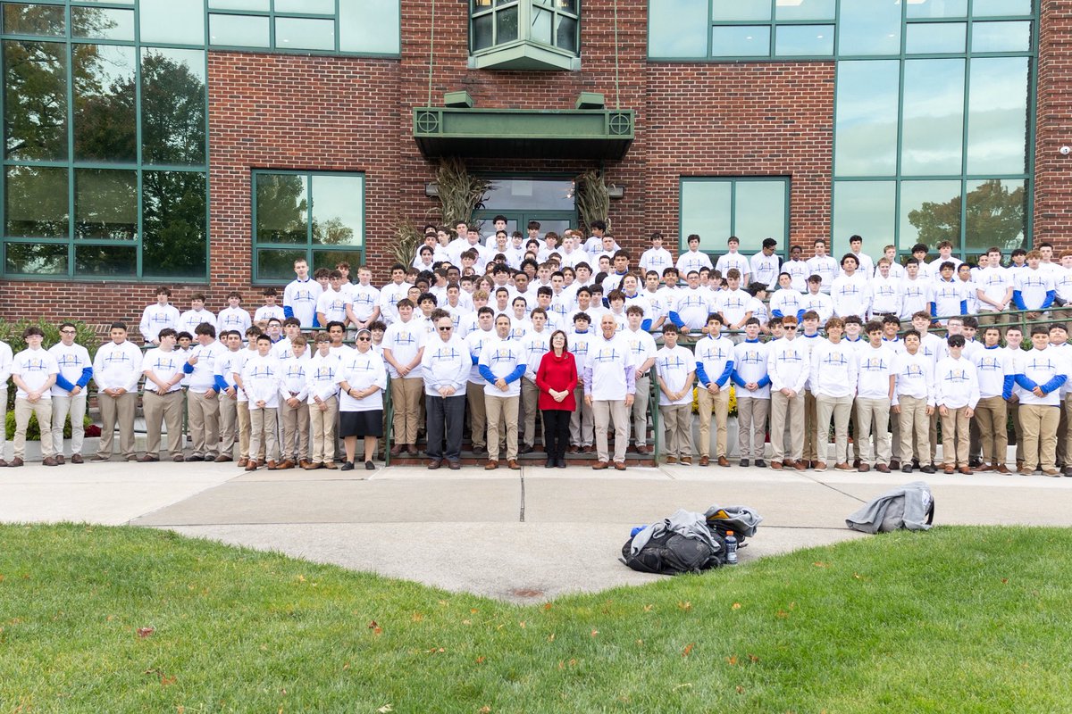 Lasallian Days of Peace Ceremony!!! <a href="/STP_Eagles/">Coach Mark DeCristoforo</a> <a href="/StPetersBoysHS/">St. Peter's Boys High School</a> 

Always nice to take time out of our day to reflect and pray on what our world needs most. 

Live Jesus in Our Hearts Forever!!!