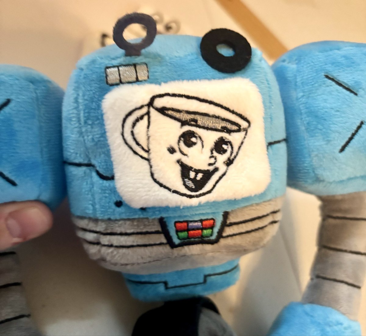 💫 scotchic - winky tweet media