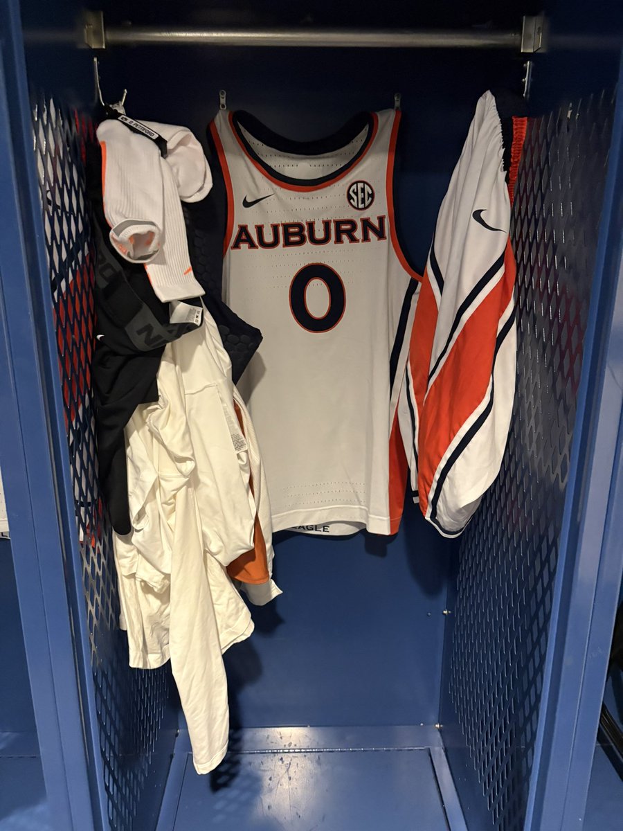 Tigers play the Tigers today! S/O to Will and Mason for making sure the locker room is good to go in Atlanta! #WarEagle