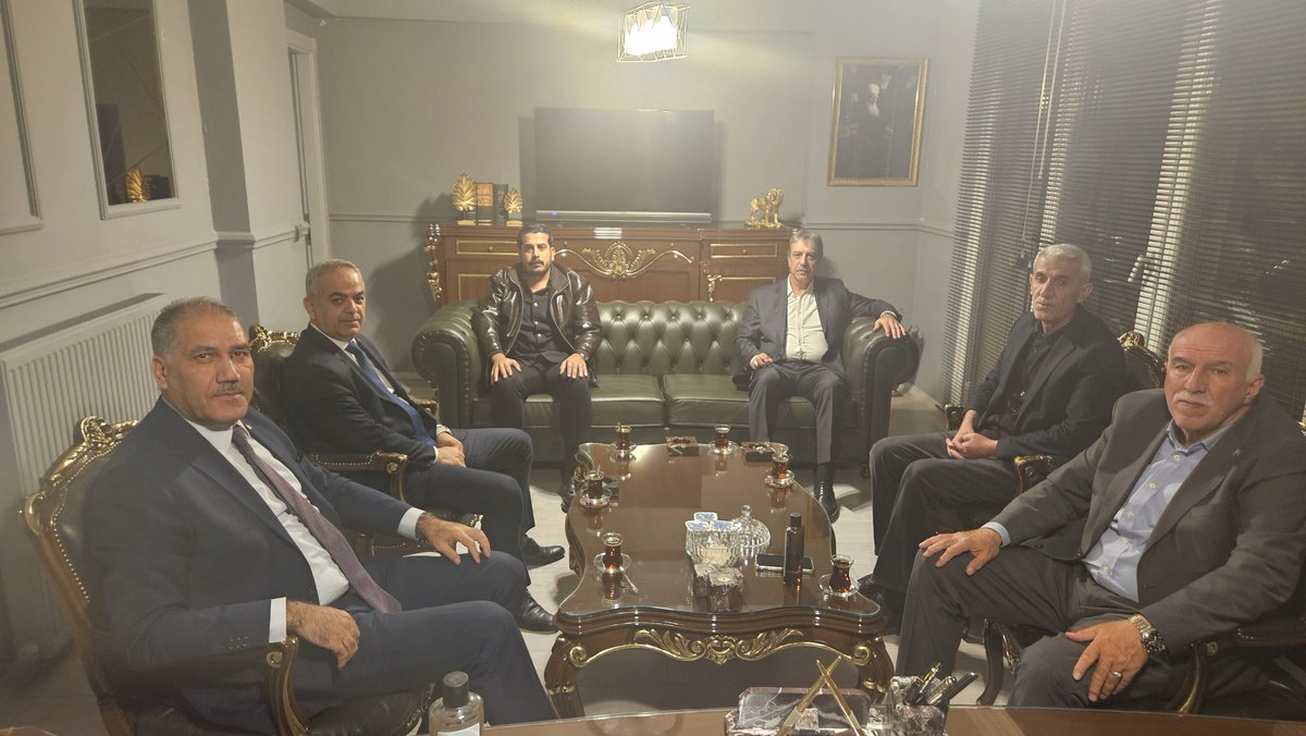 acar_halit_63's tweet photo. 📍 Elazığ

Fırat ve Hazar'ın bereketi; zengin tarihi, kültürel dokusu ve doğal güzellikleriyle alimler, enbiyalar, şehitler, yiğitler diyarı;  gönlünde  yücelik, cesaret ve vatan sevgisi; dilinde bal olan kardeşler şehrinde;
Dostşarım, önceki dönem #Elazığ, #Van, #Adana Aile ve https://t.co/Uxt7ihwKmt