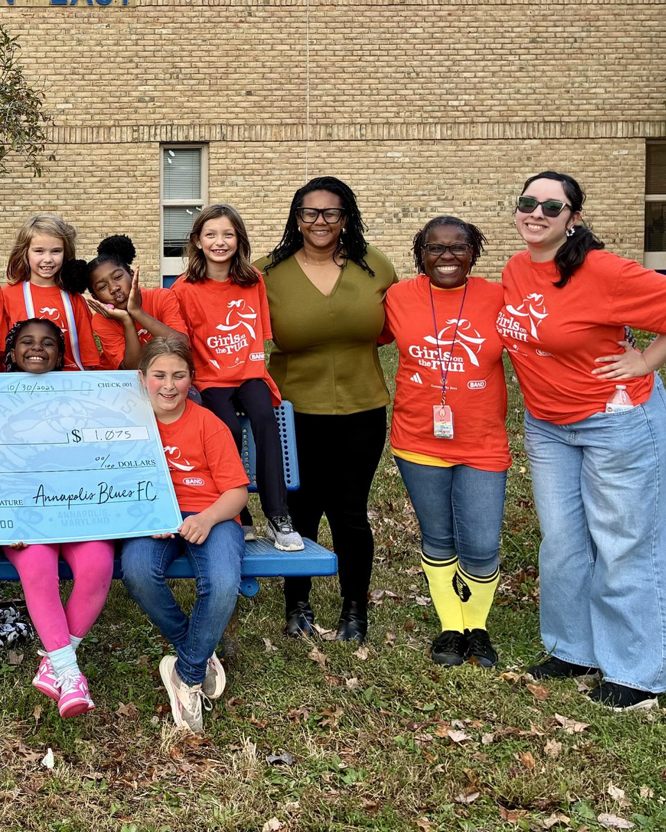 Let’s hear it for Girls On The Run💙

Girls on the run was one of our charity of the matches this past season! Today, we met up with one of the local chapters to present them with the money donated from a home game this past season! 

Thanks for all you do in our community, GOTR