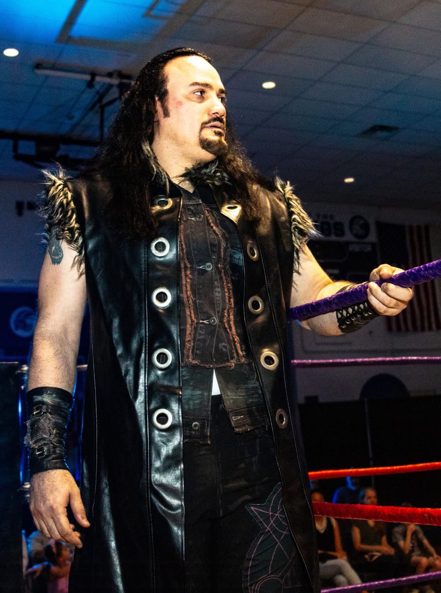 WrestlingIWF's tweet image. In North Arlington, All-American Brian Atkins (w/ @EastSideDave) def. @DarkOracleSage in a Loser Leaves Town Match due to outside interference by Robert Atkins. campiwf.com/2025

📸: @biga614