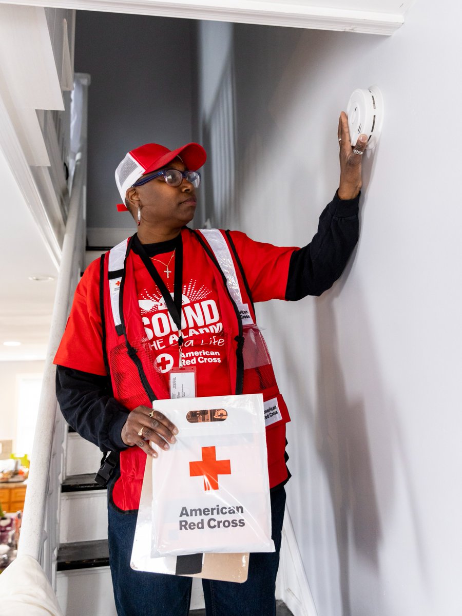 Daylight Savings Time ends on 11/2! Here are some tips for falling back:

- It will get dark earlier, so wear reflective clothing if you walk or run after work
- Avoid hanging decorations above active fireplaces
- Test your smoke alarms to make sure they're working!