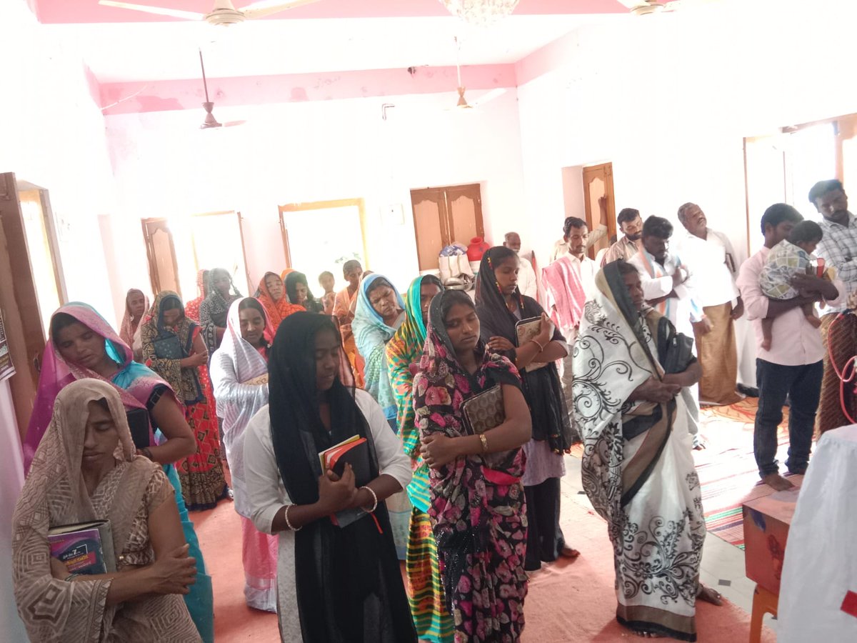 DhoneMessiah's tweet photo. Sunday 2nd Service - REGULAPADU - 26th October 2025- Rev.P.Ebenezar - Messiah Gospel Ministries,Dhone - #MessiahGoodNews #MessiahLive https://t.co/dfWa0xlytx