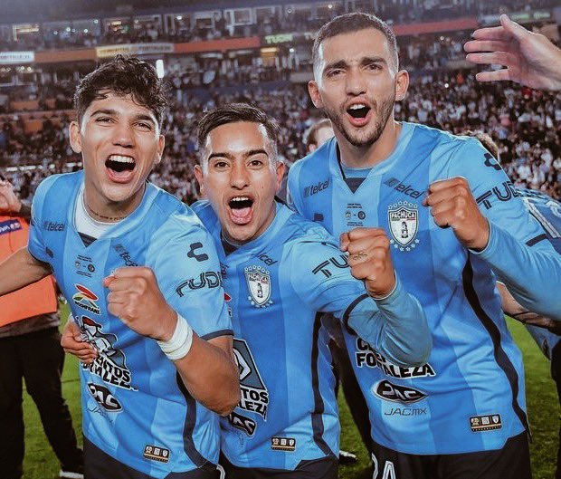 Que calidad se tenia en 2022 🔥

Ellos le deben todo al señor Guillermo Almada.