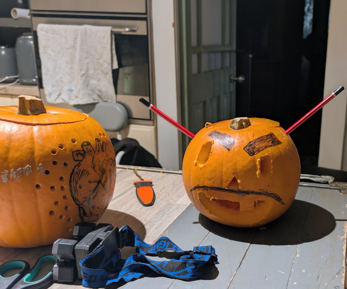 thebirniefamily's tweet photo. What David Is Up To!         
Back from Aberdeen for a project!

Our Channel   
https://t.co/5TzZ1yLdCo…
Our Kid's Channels      
https://t.co/H0DvZtzGlS…
https://t.co/H0DvZtzGlS…

Tags      
#halloween #Halloween2025 #kidyoutuber https://t.co/W3ZqE75DnE