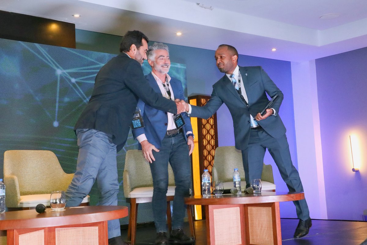 DGAPPRD's tweet image. Nos complace destacar la intervención de Ángelo Gómez, asesor de estructuración de procesos de la DGAPP, en el panel: &quot;APPs y capital inmobiliario: invertir en infraestructura para un turismo competitivo&quot; en el Foro Empresarial THEMAG NEXT 2025 en Punta Cana.