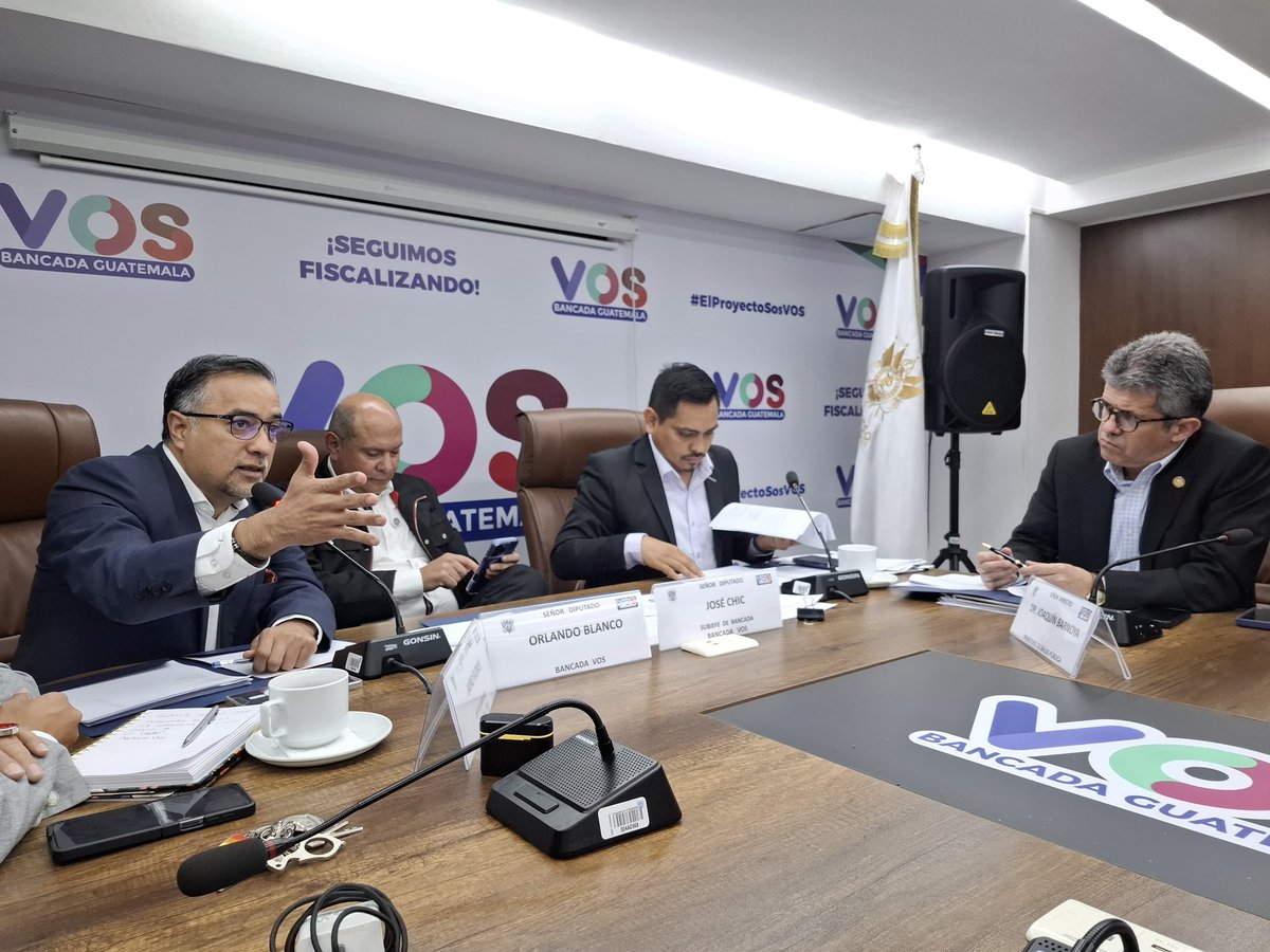 #urgente🚨 Hoy citado el Ministro <a href="/MinSaludGuate/">Ministerio de Salud Pública y Asistencia Social</a> 
✔️beneficio a determinadas casas farmaceúticas
✔️medicamentos mas caros
✔️apoyo a la Ley de Alimentación Saludable 5504
La bolsa de los guatemaltecos ya no aguanta‼️ <a href="/VOS_gt_/">VOS GT</a> <a href="/BancadaVos/">Bancada Vos</a> <a href="/CongresoGuate/">Congreso Guatemala</a>