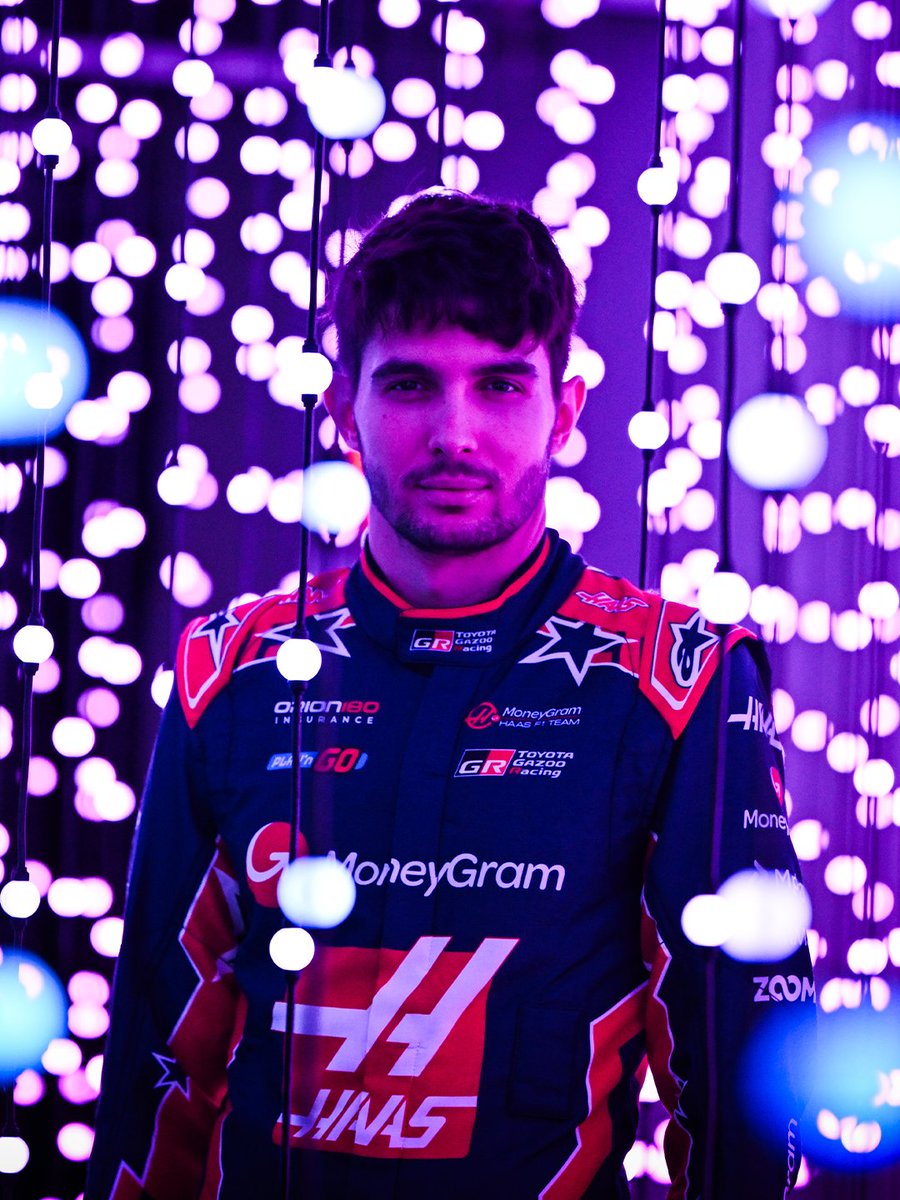 HaasF1Team's tweet image. Home race, iconic suits. Still love them 😍🇺🇸

#HaasF1 #F1 #USGP