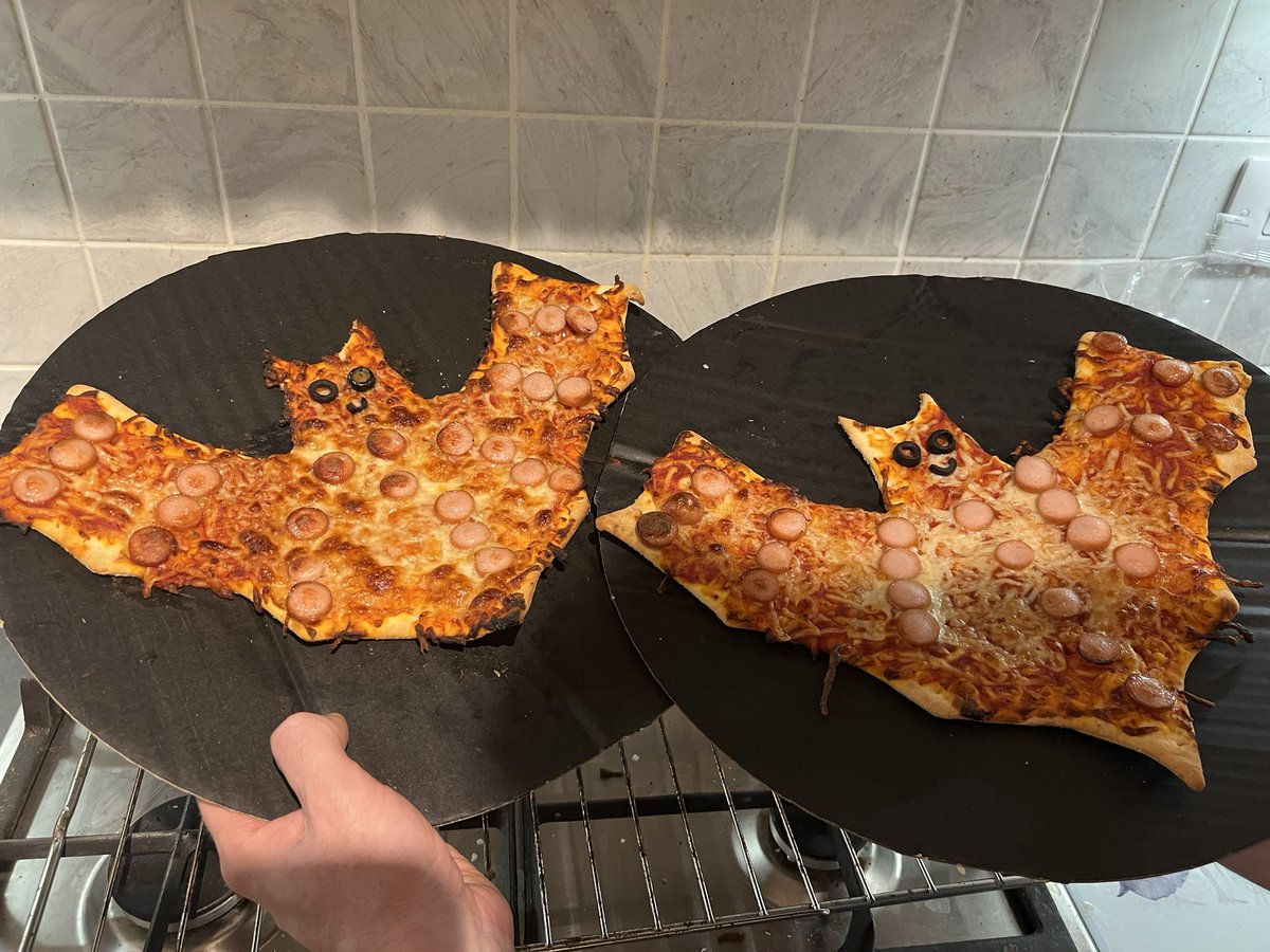 Bat pizza yesterday! 🎉