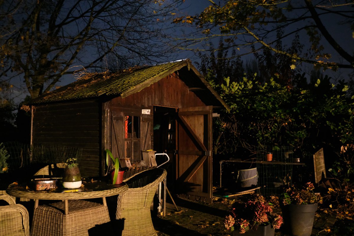 DudleyPolice's tweet photo. Darker nights are here - keep your garage and shed locked, your tools could be used to break into your house. 
 
More safety tips at: https://t.co/Bv3S9Ci7IQ https://t.co/7bKKDq5yrE