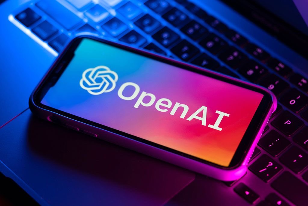 FlasheurInvest's tweet image. 🚨 Je pense que la plupart d’entre vous ont vu passer l’info hier…

OPENAI, le créateur de ChatGPT, prépare son entrée en bourse (IPO) prévue pour 2027, avec une valorisation potentielle d’environ 1 000 milliards $ 🤯🤑

👉 L’action serait probablement cotée sur le NASDAQ, aux…