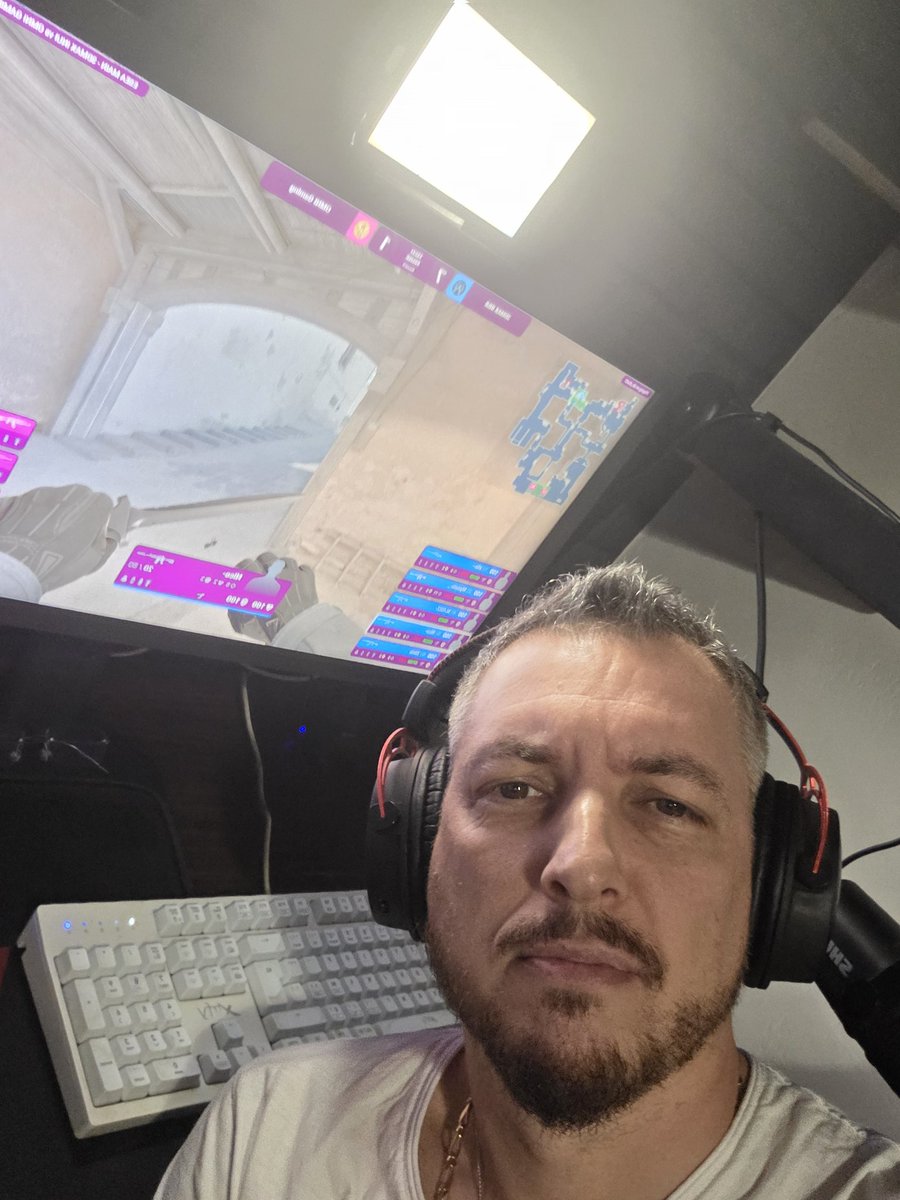 Saluuuuuut 👋 ! Vous avez mal écrit mon pseudo les mecs : Ozstrik3rtv 👍