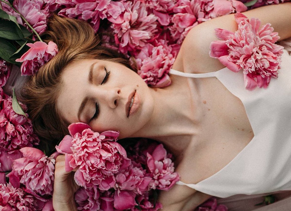 Leah14958's tweet photo. Wrapped in the soft embrace of nature’s beauty 🌸✨ Let the petals whisper peace to your soul. #FloralDreams #PinkPerfection #NatureVibes https://t.co/ZBvfr2oSvJ