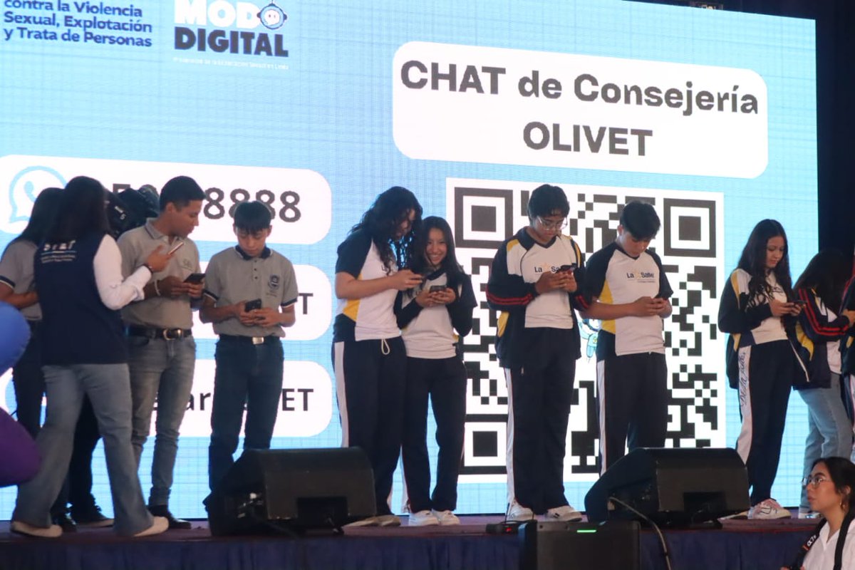 secretariasvet's tweet image. 💻 Desde la estrategia #ModoDigital, SVET participó en la Gira Vive de Fundación Azteca en el Colegio La Salle, promoviendo la prevención de los delitos de explotación en línea.

👦👧 Más de 300 estudiantes conocieron a los Ciberguardianes y exploraron herramientas interactivas