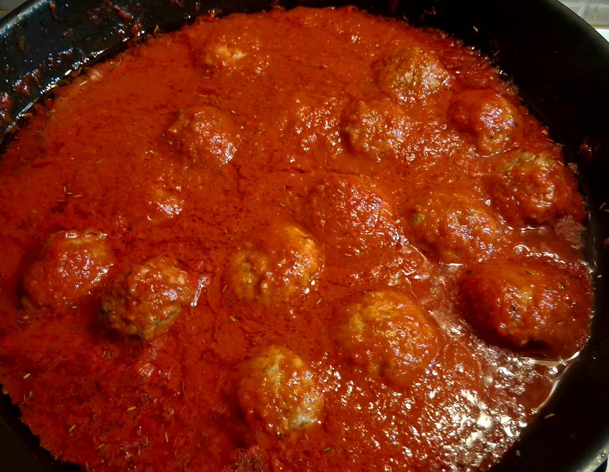 Titolo dell'opera: vi spiego l'ottimizzazione. Quí vedete la cena di stasera, il pranzo di domani, e il sugo per le tagliatelle di domani sera.