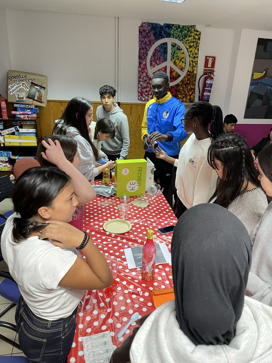 F_Rondilla's tweet image. 👻 ¡Halloween llegó a la Fundación Rondilla! El grupo del programa Pasos de Infancia y Juventud se ha puesto manos a la obra para disfrutar de una tarde terroríficamente divertida 🧙‍♀️🧛‍♂️
#FundaciónRondilla #pasos #Halloween #DiversiónSaludable #Comunidad