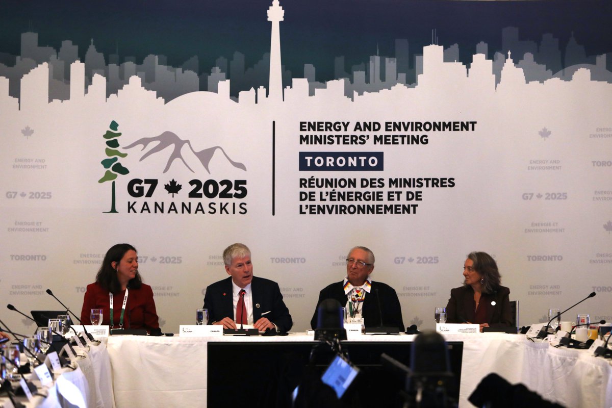 NRCan's tweet image. Today, Ministers Hodgson and Dabrusin opened the G7 Energy and Environment Ministers’ Meeting. 

Canadian innovation was showcased to world leaders and experts — advancing our G7 priorities and driving investment in Canada.

Learn more about the event: ow.ly/GPj550XkBR1