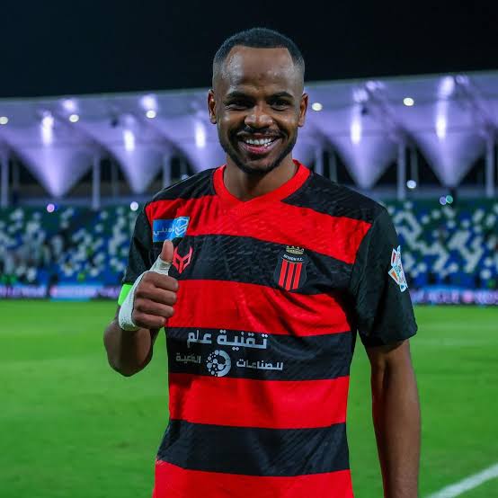 xalktal's tweet photo. @AlRiyadhFC رجل المباراة الكابتن الكبير خيبور ❤️🖤 https://t.co/Y2hw1cudpR