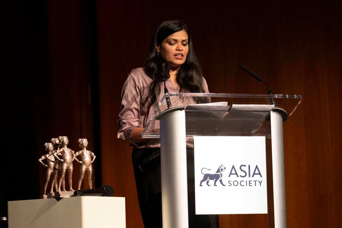 apneaap's tweet image. ✨ A special thank you to Shubhra Prakash ✨

We&apos;re so grateful to Shubhra for serving as both MC and co-producer for this year’s #LastGirlAwards. Her energy, care, and creativity helped make the evening truly unforgettable.

📸: Elena Olivo / @AsiaSociety 
#EventsNYC #NGOs