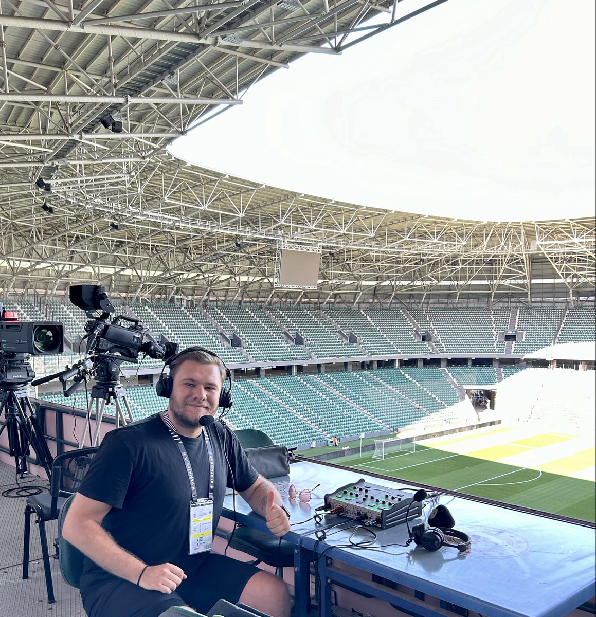 Gençlerbirliği - Beşiktaş maçından bir hatıra. 

Bir mikrofon, bin duygu… hepsi futboldan. ⚽️🎙️