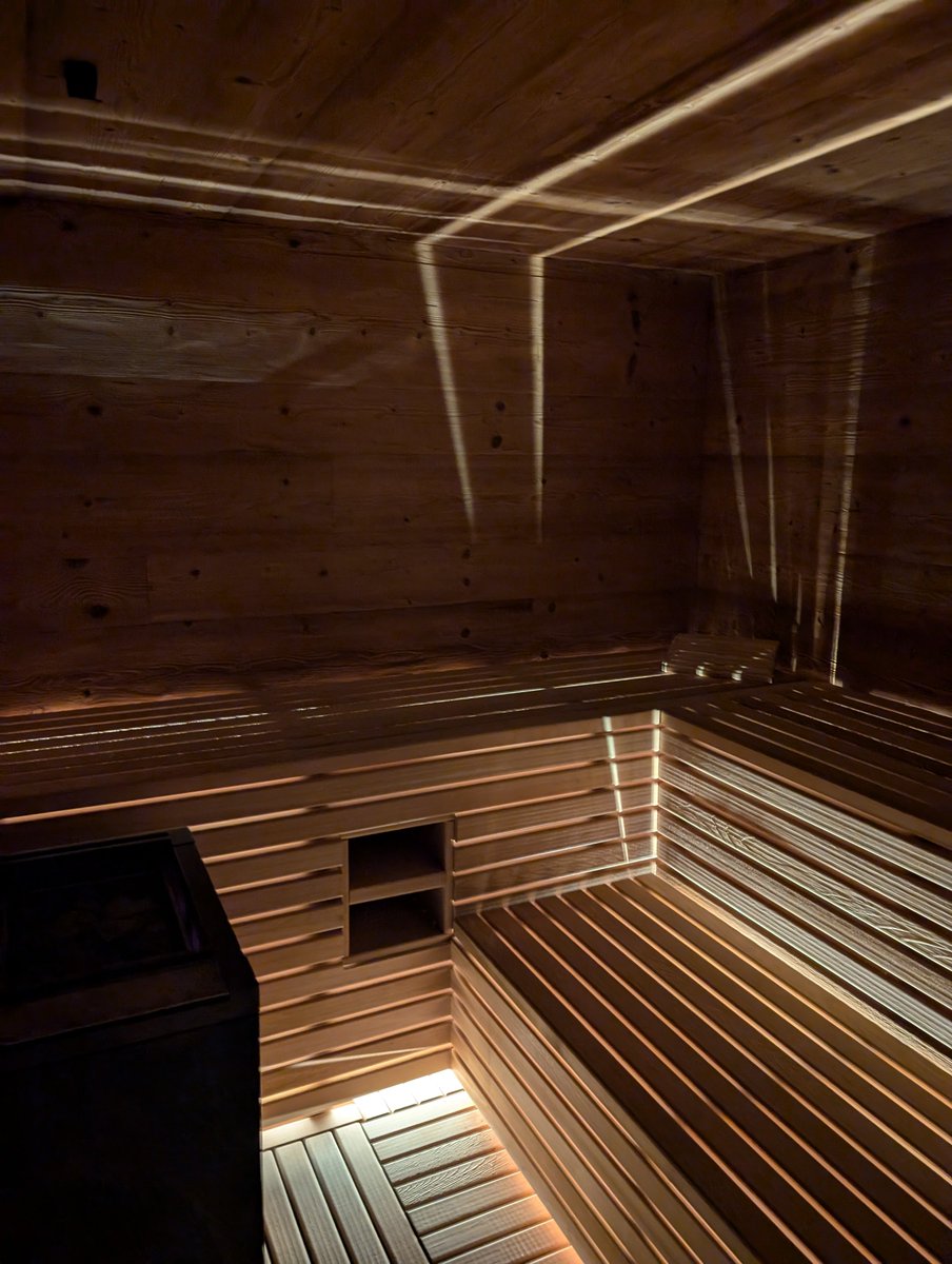 stackhodler's tweet image. What&apos;s your investor mandate?

Mine is to provide my family with a high quality of life in the short term, while building wealth in the long term.

It requires balance. But most of all, it requires independent thinking specific to my situation.

You need to do the same.…