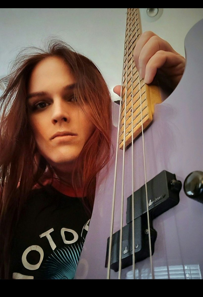 the_bassplayer's tweet image. ...and sometimes I bring out the serious Rock &amp;amp; Roll bass to record some cool tracks for my friend's album. @JacksonGuitars #customshop